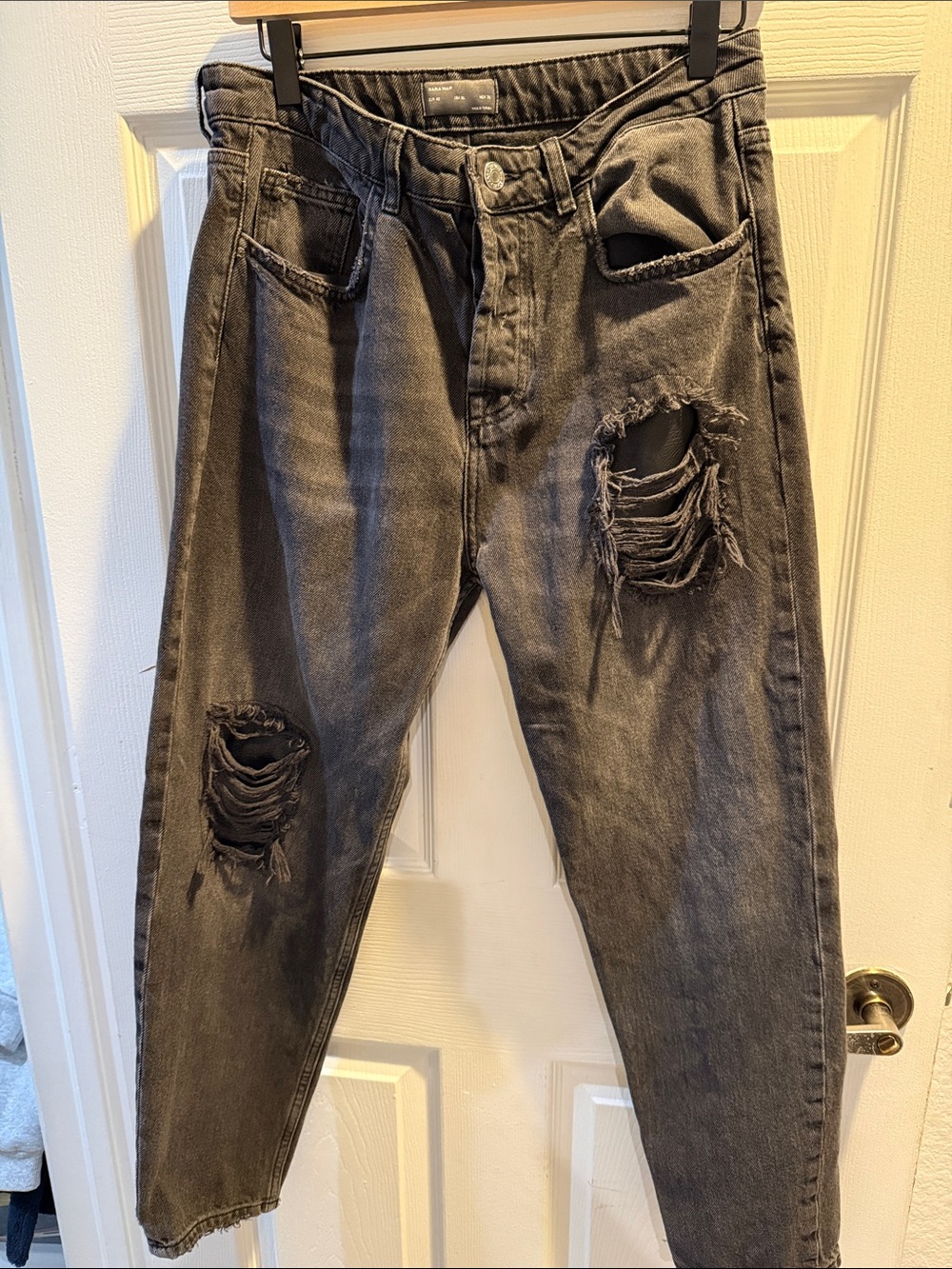 Zara Men's Relaxed Ripped Black Jeans